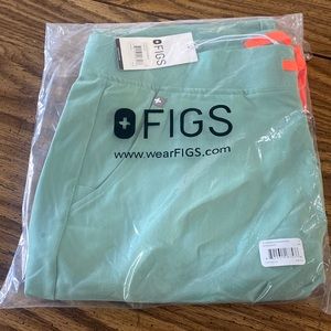NWT figs Zamora scrub bottoms Jade